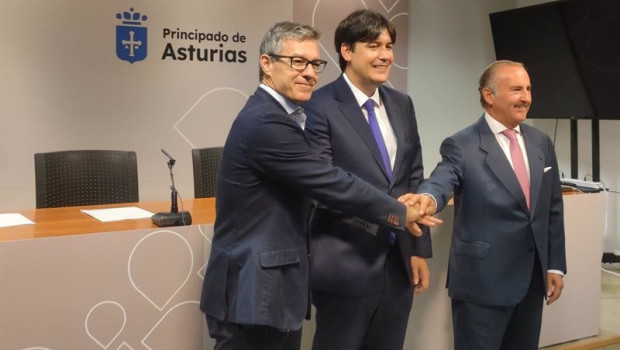 ep el director comercial de hispasat ignacio sanchis el consejero de ciencia empresas formacion y