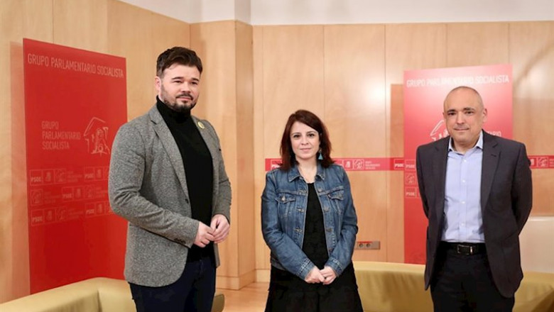 El portavoz de ERC en el Congreso, Gabriel Rufián; la portavoz del Grupo Socialista Adriana Lastra, y el secretario general del Grupo Socialista, Rafael Simancas durante su reunión en el Congreso de los Diputados para la investidura de Pedro Sánchez | Psoe ep el portavoz de erc en el congreso gabriel rufian la portavoz del grupo socialista adriana lastra