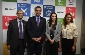 ep el presidente del gobierno en funciones pedro sanchez 2i la primera ministra de nueva zelanda