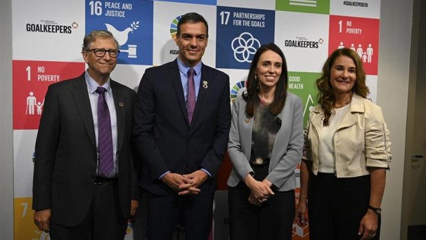ep el presidente del gobierno en funciones pedro sanchez 2i la primera ministra de nueva zelanda