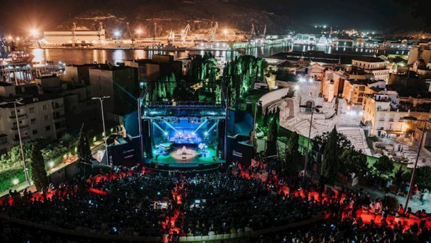ep imagen del escenario en una edicion pasada de la mar de musicas