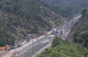 ep imagenes de las obra de reparacion de la via en adamuz tras el siniestro imagen de archivo ep imagenes de las obra de reparacion de la via en adamuz tras el siniestro imagen de archivo