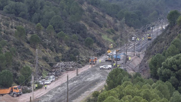 ep imagenes de las obra de reparacion de la via en adamuz tras el siniestro imagen de archivo