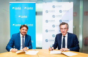 ep jorge marichal presidente de cehat y david rico director de caixabank hotel tourism