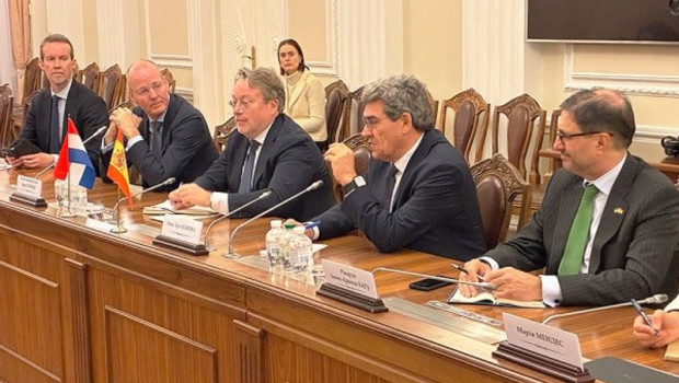 ep jose luis escriva gobernador del banco de espana en el ministerio de economia ucraniano ante su