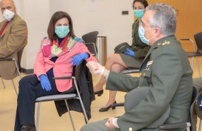 ep la ministra de defensa margarita robles en el centro militar de farmacia