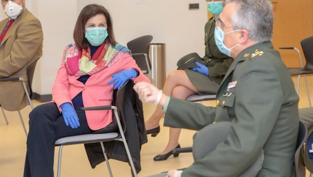 ep la ministra de defensa margarita robles en el centro militar de farmacia