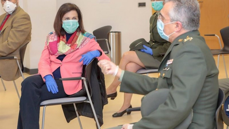La ministra de Defensa, Margarita Robles, en el Centro Militar de Farmacia | MINISTERIO DE DEFENSA ep la ministra de defensa margarita robles en el centro militar de farmacia