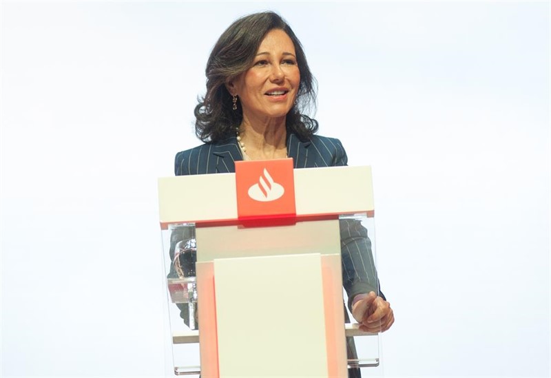 https://img5.s3wfg.com/web/img/images_uploaded/b/b/ep_la_presidentasantander_ana_botin_enjunta_generalaccionistas2019.jpg