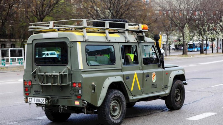 Militares de la UME se deslplegan en Madrid el 15 de marzo de 2020. | Jesús Hellín - Europa Press ep militares de la ume se deslplegan en madrid el 15 de marzo de 2020
