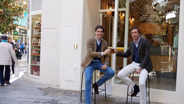 Pablo López y Juan Jurado, socios de Silbon, han presentado este lunes la nueva apuesta de la marca de moda, 'Silbon Bar'. | SILBON. ep pablo lopez y juan jurado socios de silbon han presentado este lunes la nueva apuesta de la marca