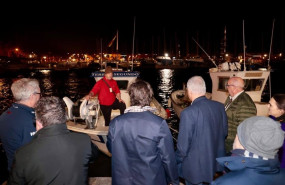 ep pescador conversa con el comisario europeo de pesca y oceanos costas kadis para trasladarle sus