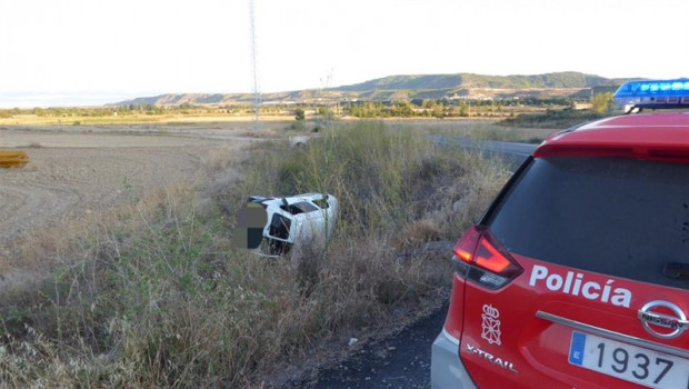 ep una furgoneta se precipita por un terraplen en carcastillo