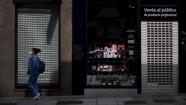 ep una peluqueria cerrada durante el estado de alarma decretado por el gobierno de espana como