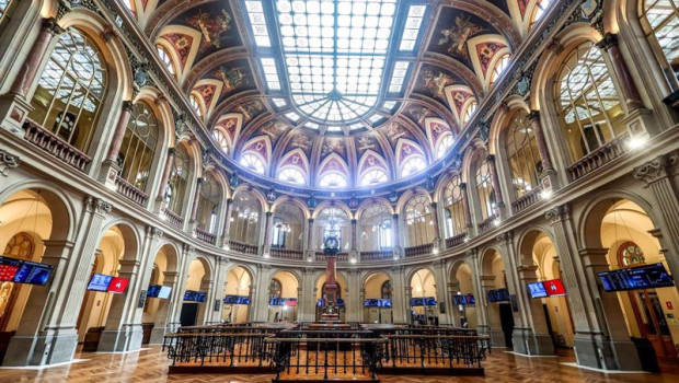 ep vista general del palacio de la bolsa de madrid en madrid espana