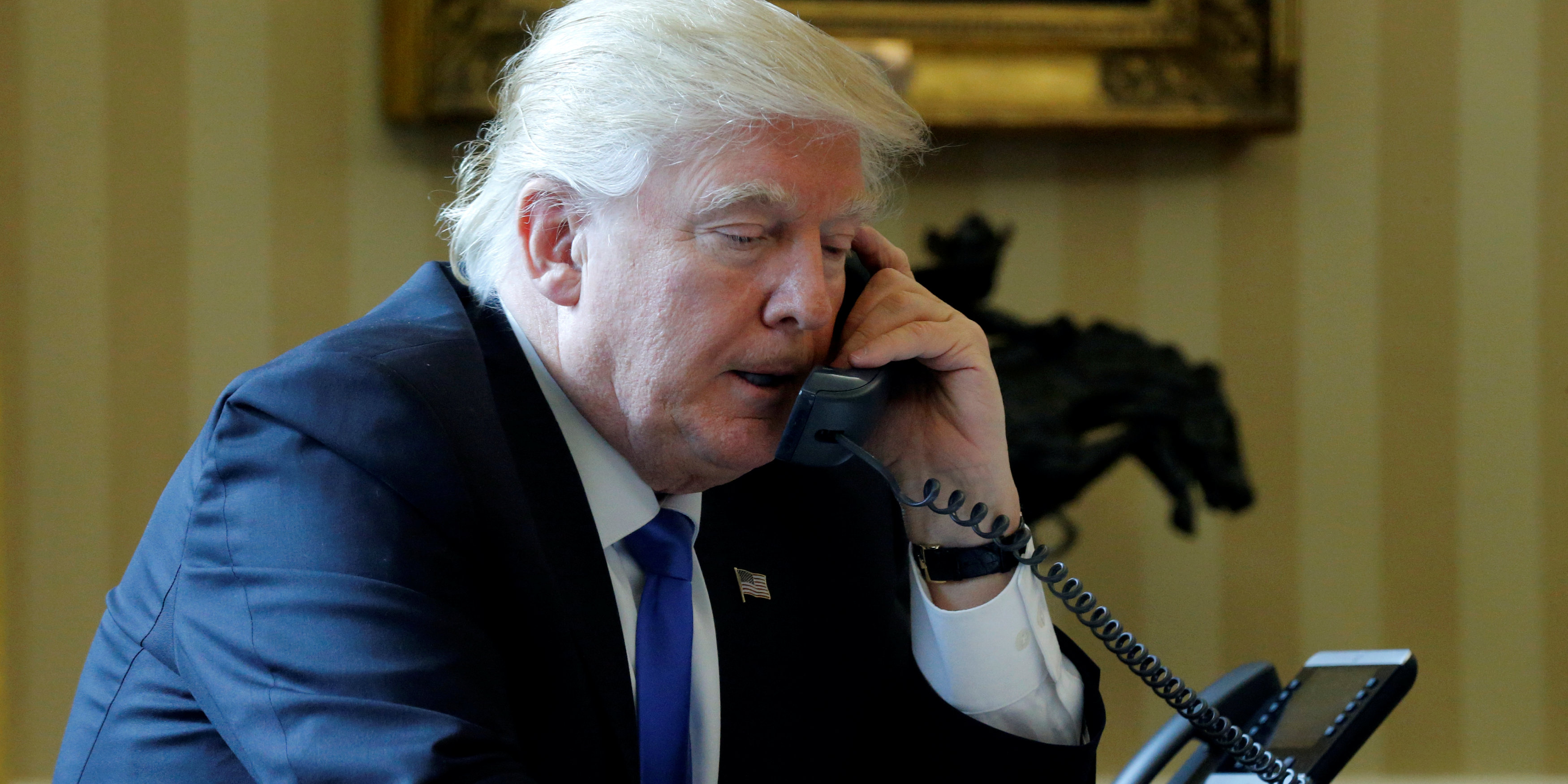 l-equipe-de-trump-a-multiplie-les-contacts-avec-les-russes-rapporte-le-new-york-times