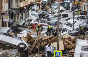 ep archivo   decenas de coches amontonados a 31 de octubre de 2024 en sedavi valencia