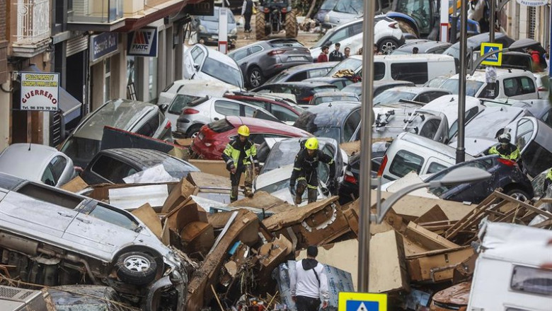 ep archivo decenas de coches amontonados a 31 de octubre de 2024 en sedavi valencia ep archivo decenas de coches amontonados a 31 de octubre de 2024 en sedavi valencia