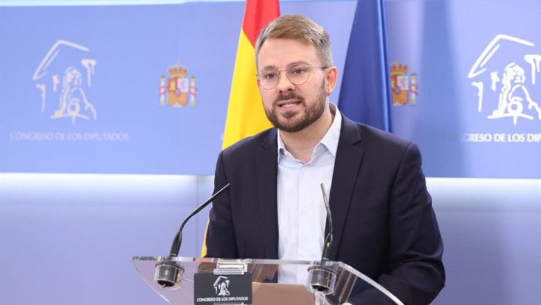 Archivo - El diputado de Sumar, Alberto Ibañez, durante una rueda de prensa, en el Congreso de los Diputados, a 28 de octubre de 2025, en Madrid (España). | Marta Fernández - Europa Press - Archivo ep archivo el diputado de sumar alberto ibanez durante una rueda de prensa en el congreso de los