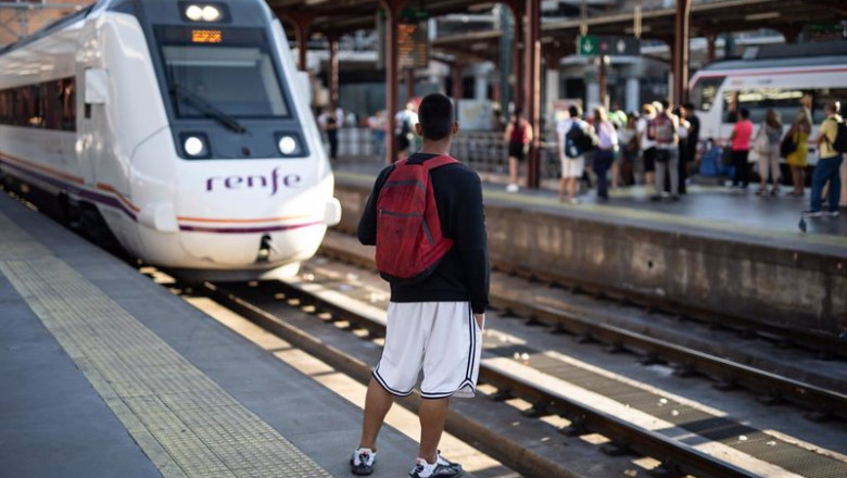 ep archivo viajeros en la estacion de cercanias de chamartin a 3 de agosto de 2023 en madrid ep archivo viajeros en la estacion de cercanias de chamartin a 3 de agosto de 2023 en madrid