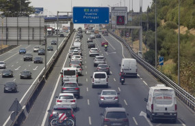 ep atasco en la a-49 sentido a huelva durante la operacion salida de verano en andalucia en sevilla