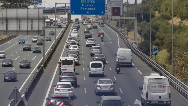 ep atasco en la a-49 sentido a huelva durante la operacion salida de verano en andalucia en sevilla