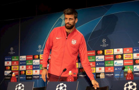 ep el defensa del fc barcelona gerard pique