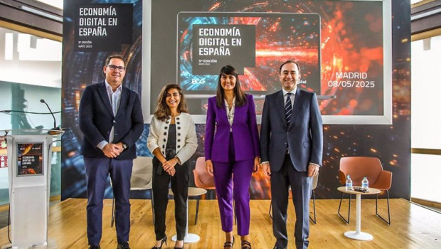 ep el director general de adigital cesar tello la presidenta de adigital susana voces la secretaria ep el director general de adigital cesar tello la presidenta de adigital susana voces la secretaria