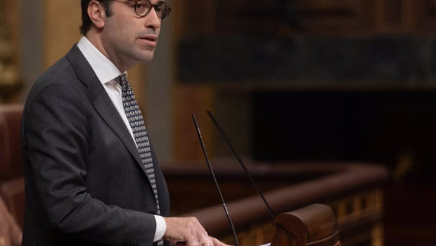 ep el ministro de economia carlos cuerpo interviene durante una sesion plenaria en el congreso de 20250507114504