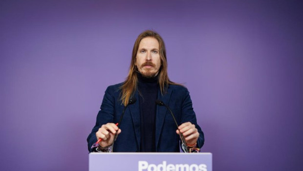 ep el portavoz de podemos pablo fernandez ofrece una rueda de prensa en la sede de podemos