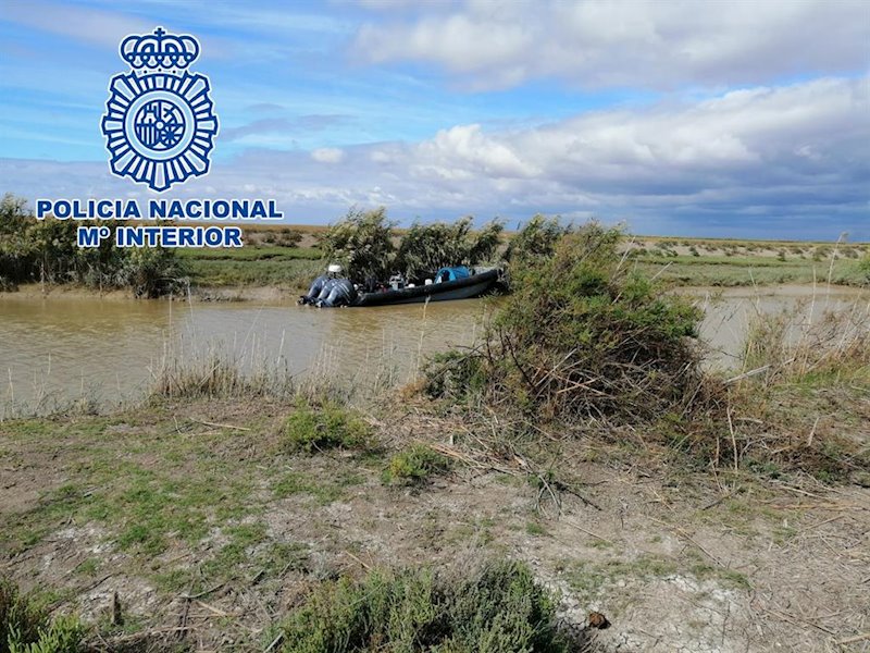 ep embarcacion incautada en la desembocadura del guadalquivir