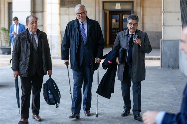El ex interventor general de la Junta Manuel Gómez entrando en la Audiencia | EUROPA PRESS ep ex interventor generalla junta manuel gomez entrandola audiencia
