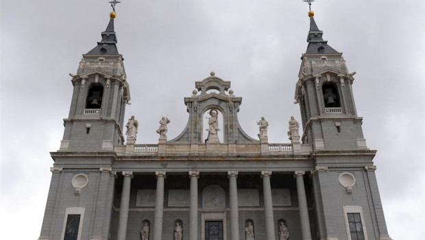 ep fachada de la catedral de la almudena