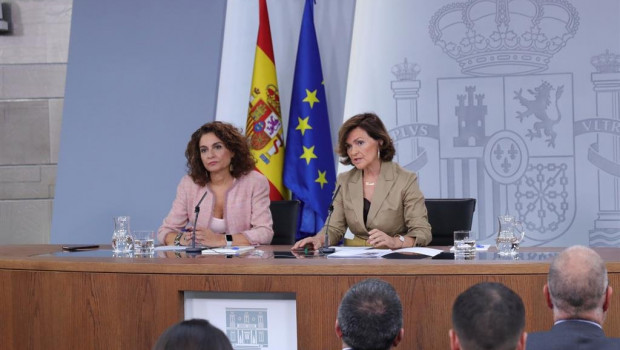 ep i-d la ministra de hacienda en funciones maria jesus montero y la vicepresidenta del gobierno en