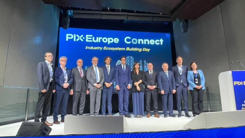 ep imagen de familia durante el pixeurope connect industry ecosystem day