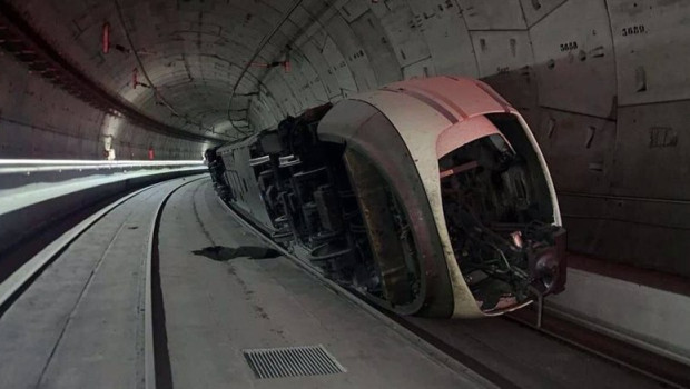 ep interrumpida la circulacion de trenes en el tunel de ave que une las estaciones de atocha y