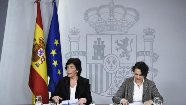 ep la ministra portavoz en funciones isabel celaa y la ministra de trabajo migraciones y seguridad