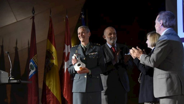 ep la teninente coronel de la guardia civil m dolores gimeno recibe el premio al compromiso con la
