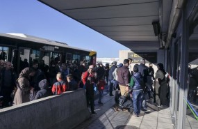 ep llegadarefugiadosbarajas sirios