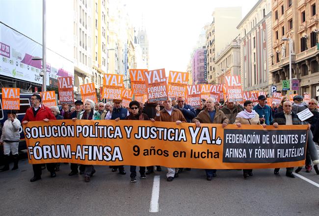 Los perjudicados de Fórum Filatélico se manifiestan | FÓRUM FILATÉLICO - Archivo ep los perjudicadosforum filatelicomanifiestan