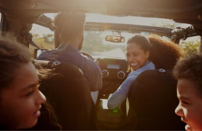 ep personas en un coche