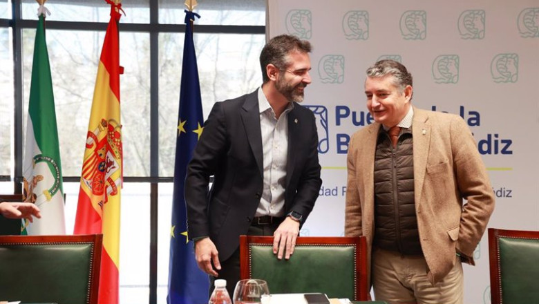 ep sanz con fernandez pacheco en cadiz en la autoridad portuaria ep sanz con fernandez pacheco en cadiz en la autoridad portuaria