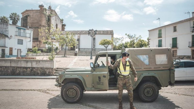 ep un militar de la brigada extremadura xi durante la operacion balmis