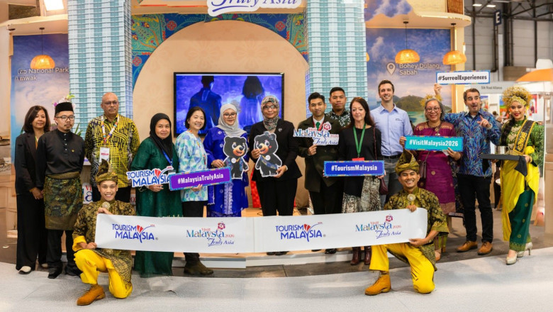 turismo de malasia   apertura stand fitur  lr2 