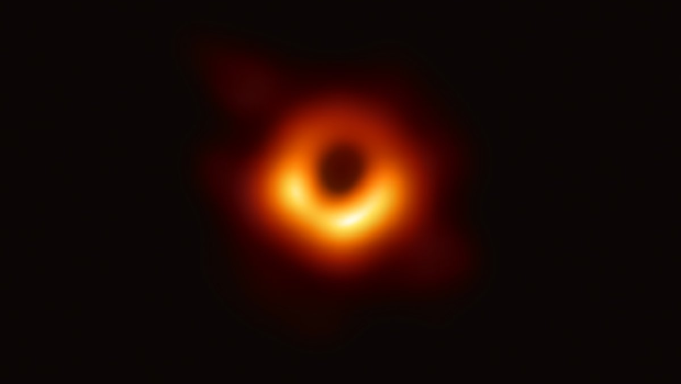 agujero negro primera imagen