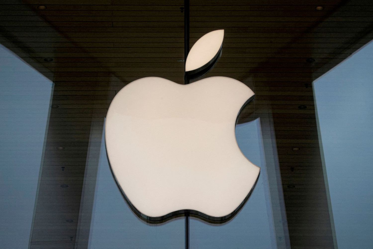 Apple rebota sin convicción