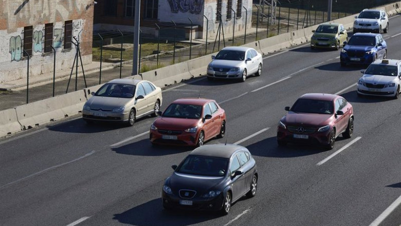 Archivo - Decenas de coches en una autopista española, a 27 de diciembre de 2024, en Madrid (España). | Jesús Hellín - Europa Press - Archivo ep archivo decenas de coches en una autopista espanola a 27 de diciembre de 2024 en madrid espana