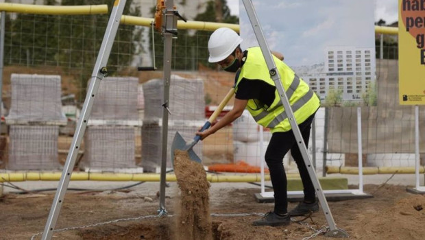 ep archivo   imagen de archivo de construccion de viviendas publicas en porta trinitat de sant