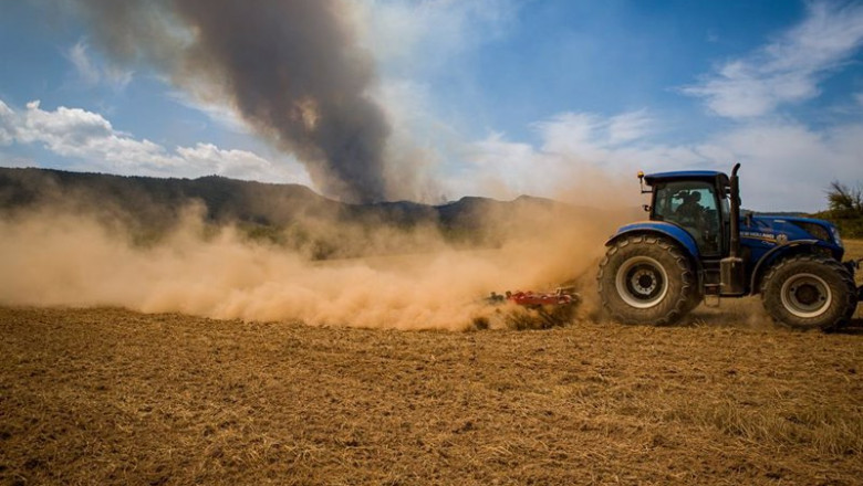 Archivo - Un agricultor trabaja para en el campo | Lorena Sopêna - Europa Press - Archivo ep archivo un agricultor trabaja para en el campo