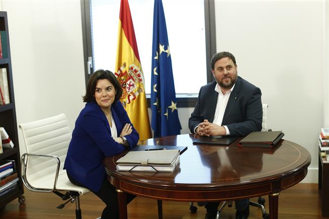 (ARCHIVO) Santamaría y Junqueras se reúnen en Moncloa | Europa Press ep archivo santamariajunquerasreunenmoncloa